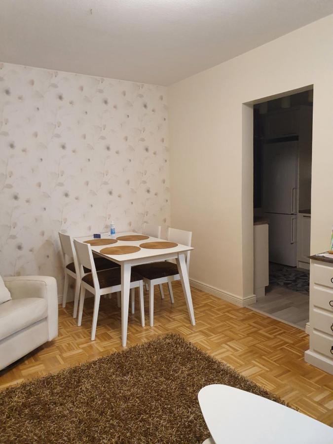 Kaunis Valoisa 3 Krs Pikkukaksio Vantaa Koivukylae 아파트 외부 사진